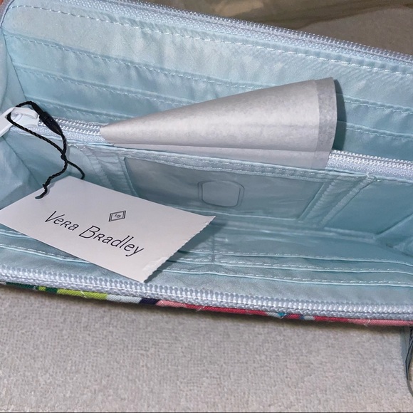 🎉HP🎉New! Vera Bradley Quilted Accordion Zip Around Wallet Marian Floral💙🌸🍃 - Picture 4 of 11